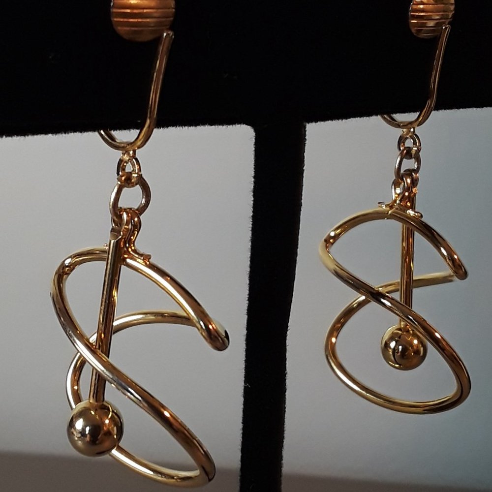 Gold Pendulum Earrings